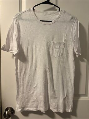 Vuori White Short-Sleeve Pocket Tee - Clean White